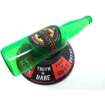 Joc de baut Spin the Bottle , invarte sticla si accepta provocarea, 2-6 jucatori, material ABS, 18 x 12 cm, multicolor